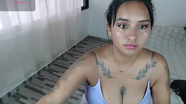 Snapshot of naomi_h1 chatting on June 19, 9:07 pm naomi h1 online show from June 19, 9:07 pm