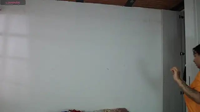 Snapshot of naomi_h1 chatting on June 23, 8:40 pm naomi h1 online show from June 23, 8:40 pm