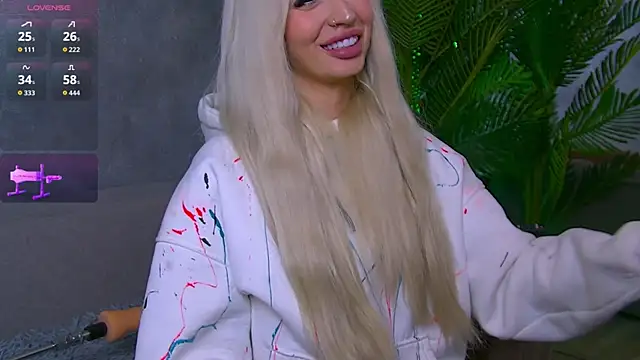 Snapshot of BambiAndAyline chatting on September 29, 3:11 am BambiAndAyline online show from September 29, 3:11 am