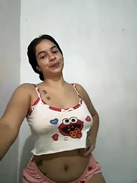 SaraMilan online show from July 12, 11:45 am