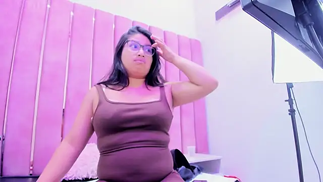 Miaa Smiith  online show from January 16, 3:43 am