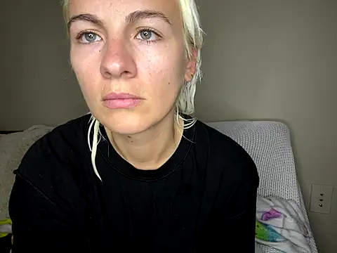 Snapshot of girlfriendmissy chatting on October 3, 9:01 pm girlfriendmissy online show from October 3, 9:01 pm