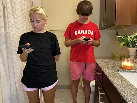 Snapshot of girlfriendmissy chatting on October 7, 9:34 pm girlfriendmissy online show from October 7, 9:34 pm