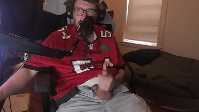 chicostick413 online show from September 27, 7:30 pm