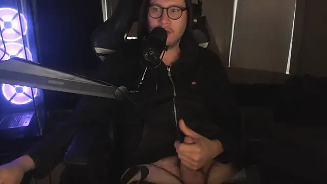 chicostick413 online show from October 31, 12:50 pm