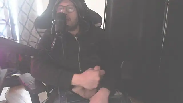 chicostick413 online show from February 4, 4:46 pm