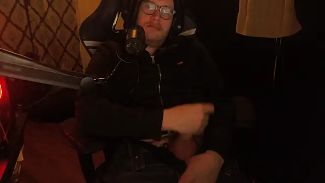 chicostick413 online show from February 11, 12:37 am