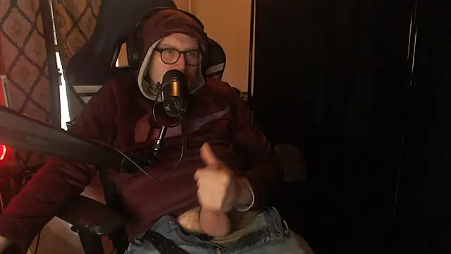 chicostick413 online show from March 26, 8:14 pm