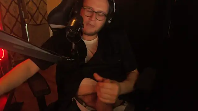 chicostick413 online show from May 19, 10:27 pm