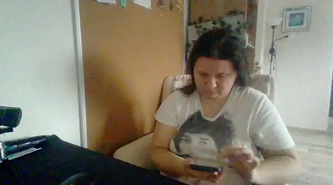 Snapshot of ReifeVenna chatting on December 10, 10:38 am ReifeVenna online show from December 10, 10:38 am