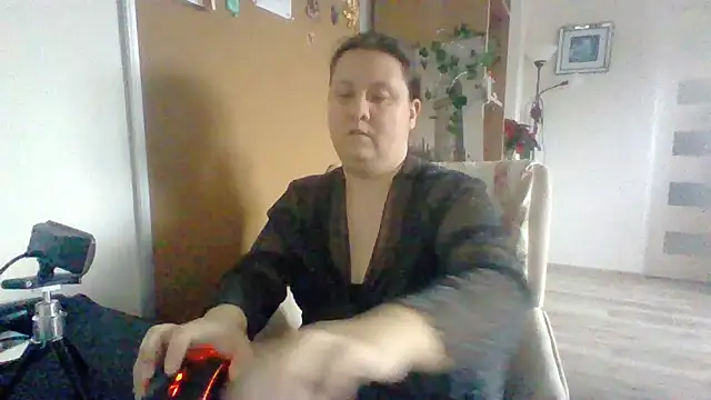 Snapshot of ReifeVenna chatting on December 15, 10:18 am ReifeVenna online show from December 15, 10:18 am