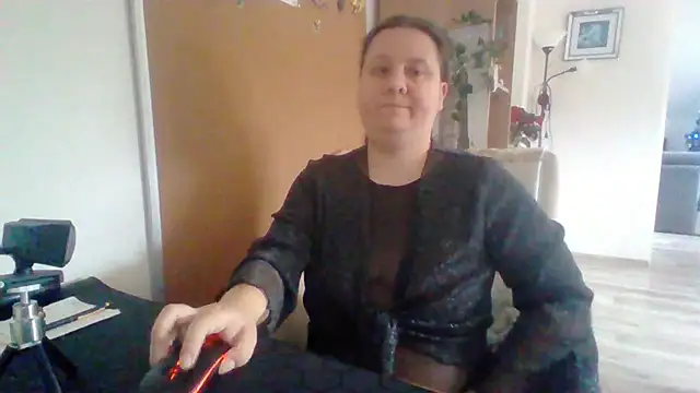 Snapshot of ReifeVenna chatting on December 20, 9:54 am ReifeVenna online show from December 20, 9:54 am