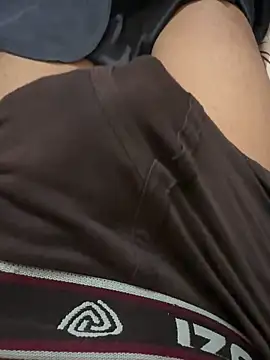 Snapshot of Strong_bull chatting on February 19, 6:42 am Strong bull online show from February 19, 6:42 am