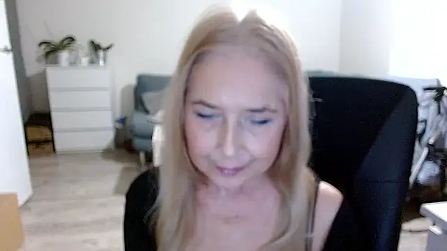 sofia xkiss online show from December 6, 2:38 pm