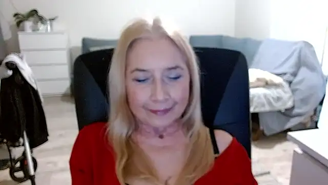 sofia xkiss online show from December 9, 10:54 am