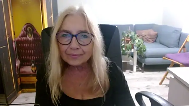 sofia xkiss online show from November 3, 3:02 pm