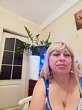 SusieNoreen online show from September 19, 11:49 pm