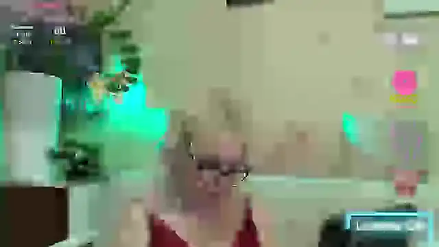 SusieNoreen online show from September 25, 2:21 pm