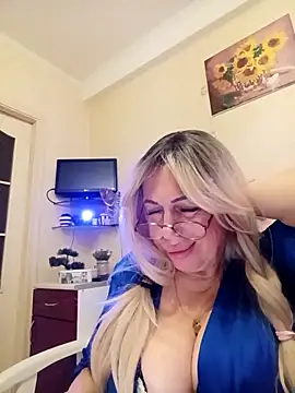 SusieNoreen online show from October 20, 2:23 am