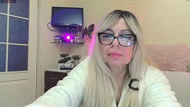 SusieNoreen online show from October 29, 1:52 am