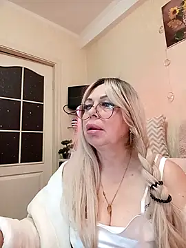 SusieNoreen online show from October 30, 1:18 am