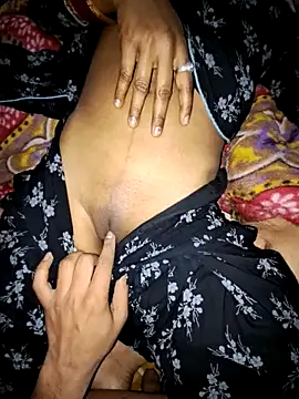 Snapshot of Its_reena_009 chatting on February 19, 5:38 pm Its reena 009 online show from February 19, 5:38 pm