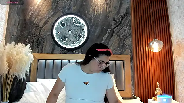 BellaPeers  online show from May 13, 10:56 am