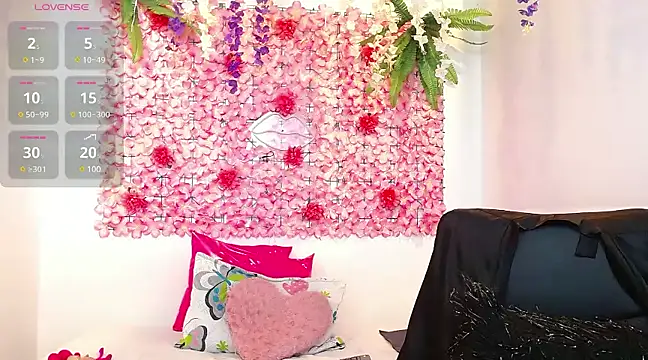 Snapshot of BLONDE_SEXYHOT chatting on January 11, 7:59 pm BLONDE SEXYHOT online show from January 11, 7:59 pm