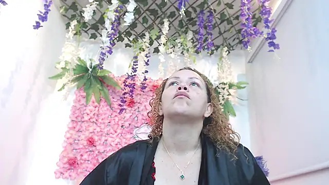 BLONDE SEXYHOT online show from November 13, 11:47 pm