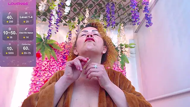 BLONDE SEXYHOT online show from February 9, 1:04 pm