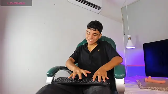 Austin Cardieff online show from January 26, 9:40 am