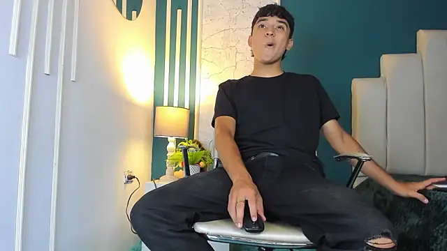 Austin Cardieff online show from February 6, 7:40 pm