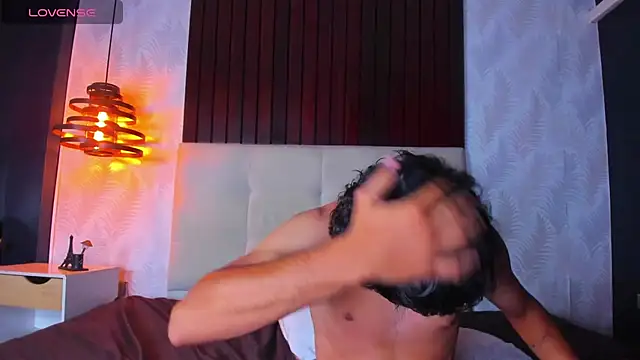 Austin Cardieff online show from March 3, 9:33 am