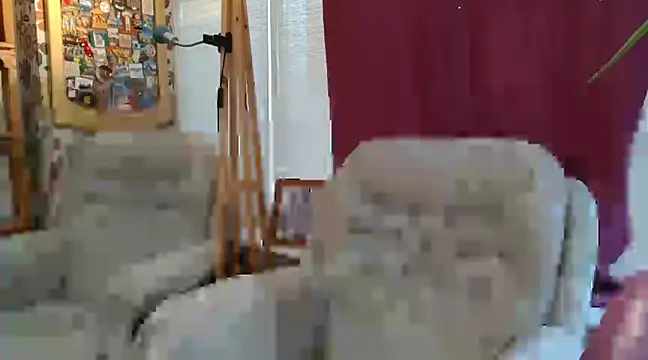 Snapshot of curvyisabella90 chatting on December 14, 3:04 pm curvyisabella90 online show from December 14, 3:04 pm