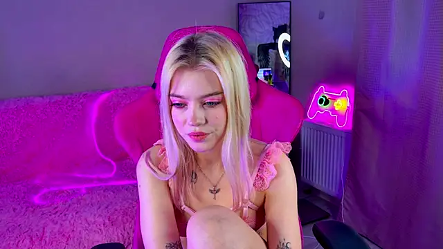 Shawty Blonde online show from January 30, 9:25 pm