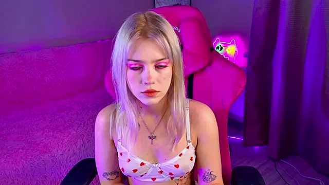 Shawty Blonde online show from February 4, 6:27 pm