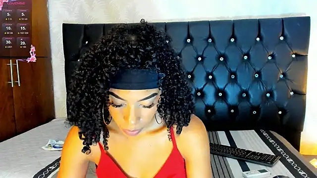 Snapshot of sasha_fox00 chatting on January 7, 10:41 pm sasha fox00 online show from January 7, 10:41 pm