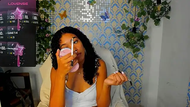 Snapshot of sasha_fox00 chatting on January 9, 8:44 pm sasha fox00 online show from January 9, 8:44 pm