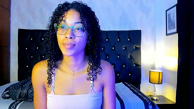 Snapshot of sasha_fox00 chatting on January 18, 5:48 pm sasha fox00 online show from January 18, 5:48 pm