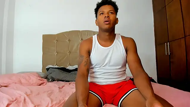 Snapshot of sasha_fox00 chatting on February 24, 1:46 am sasha fox00 online show from February 24, 1:46 am