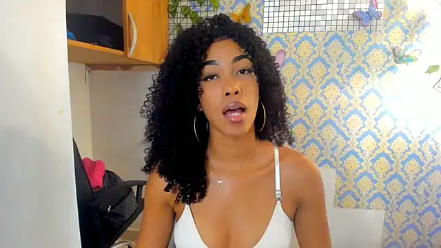 Snapshot of sasha_fox00 chatting on February 27, 4:31 am sasha fox00 online show from February 27, 4:31 am