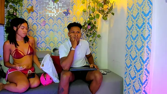 Snapshot of sasha_fox00 chatting on March 23, 6:37 am sasha fox00 online show from March 23, 6:37 am