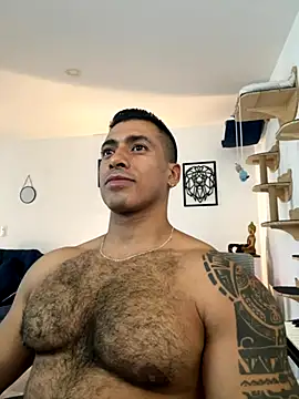 Snapshot of aaroncolombia chatting on September 18, 9:50 pm aaroncolombia online show from September 18, 9:50 pm