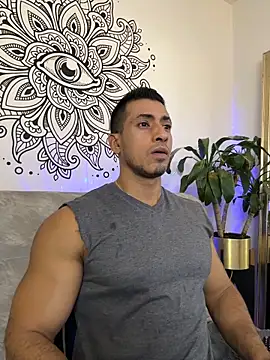 Snapshot of aaroncolombia chatting on October 29, 10:44 pm aaroncolombia online show from October 29, 10:44 pm