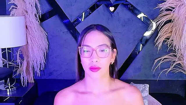 KylieWhite online show from October 30, 7:43 am