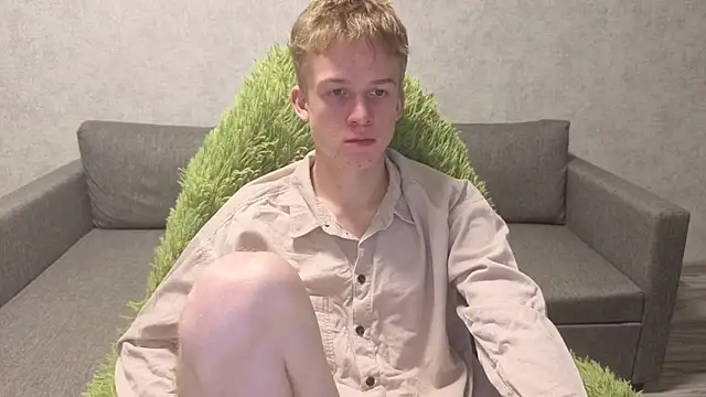 Snapshot of sweetserenity5 chatting on December 22, 11:51 am sweetserenity5 online show from December 22, 11:51 am