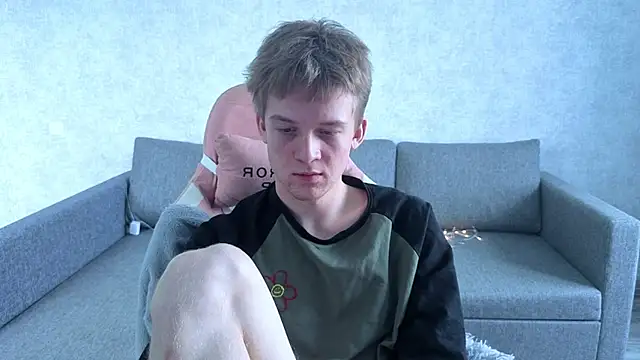 Snapshot of sweetserenity5 chatting on March 19, 7:45 am sweetserenity5 online show from March 19, 7:45 am