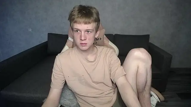 Snapshot of sweetserenity5 chatting on March 20, 12:21 pm sweetserenity5 online show from March 20, 12:21 pm