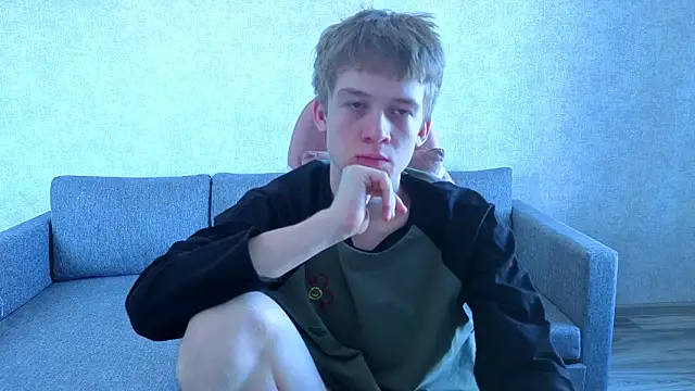 Snapshot of sweetserenity5 chatting on March 25, 6:41 am sweetserenity5 online show from March 25, 6:41 am