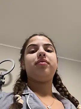 CharleneWoods online show from December 30, 4:42 am